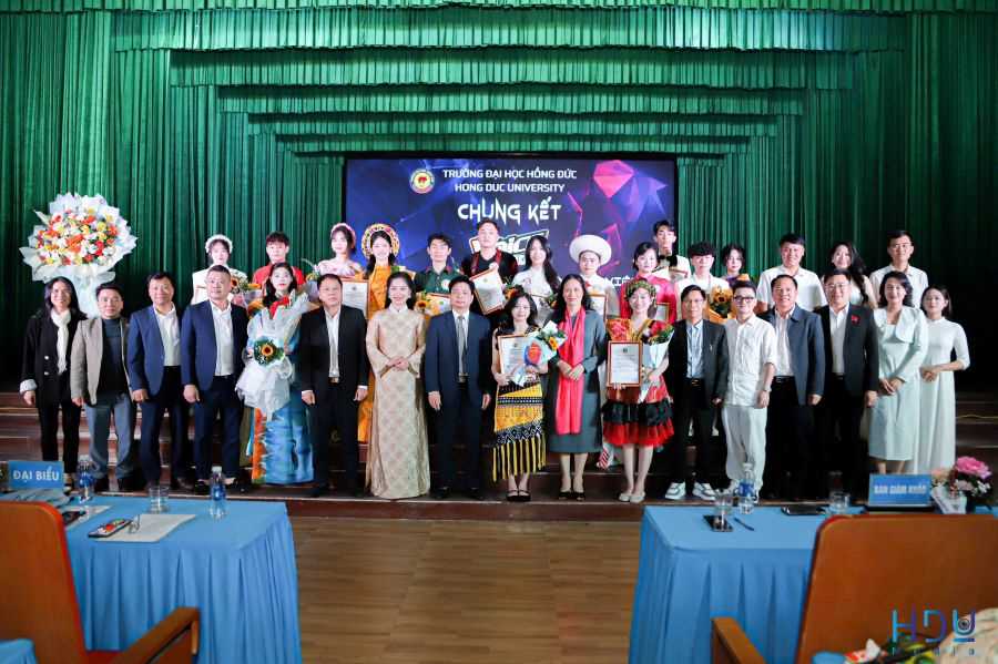 Khoa Ngoại ngữ ghi dấu ấn tại Chung kết The Voice – Giọng hát hay Học sinh Sinh viên Trường Đại học Hồng Đức năm học 2025–2026